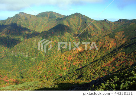 Mountains of the northern heavy snow seen from Hirayama mountain trail in autumn Mountains of the northern heavy snow seen from Hirayama mountain trail in autumn 44338131