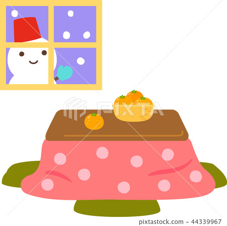 Kokatsu and cushions with oranges 44339967