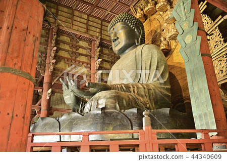 Great Buddha statue 44340609