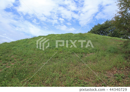 國家古蹟小房山古墓（后土丘） 44340729