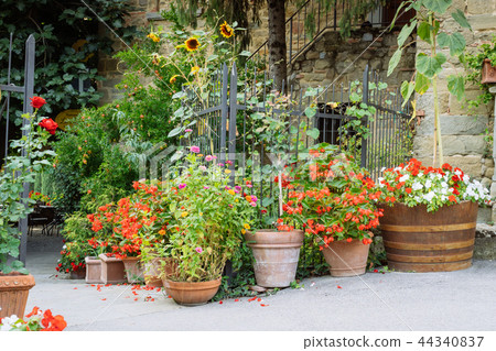 Entrance to a restaurant in the main square. Italy 44340837