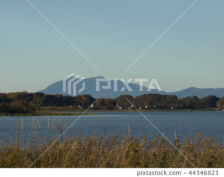 從Ushikunuma觀看Mt. Tsukuba 從Ushikunuma觀看Mt. Tsukuba 44346823