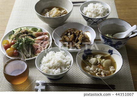 House menu with a healthy menu 44351007