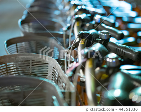 Smiling bicycle 44351330