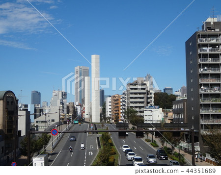 Take the Shinjuku area from Yamanote-dori Tomigaya intersection Take the Shinjuku area from Yamanote-dori Tomigaya intersection 44351689