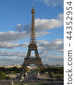 Eiffel tower seen from Chayillau Palace 44352954