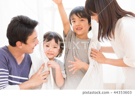 一個家庭 44353603