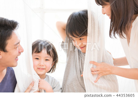 一個家庭 44353605
