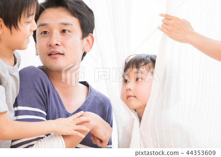 一個家庭 44353609