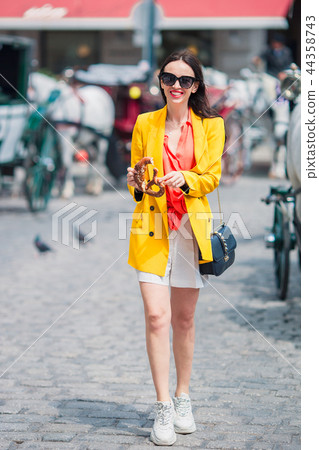 Tourist girl enjoying her european vacation in Vienna 44358743