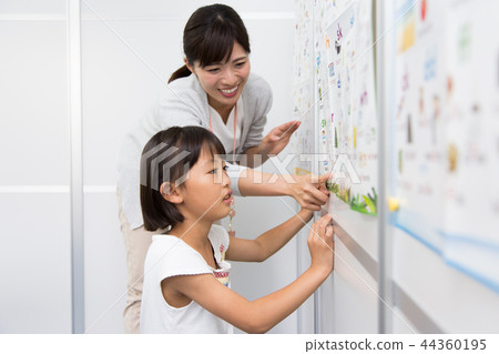 Child English conversation classroom image 44360195