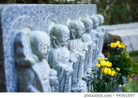 Elderly people going to the grave Elderly people going to the grave 44361697