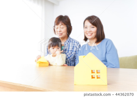 檢查房地產的家庭 44362070