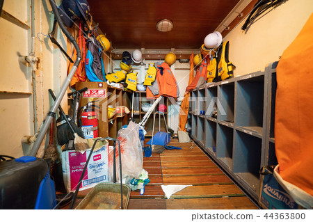 On-board storage of emergency supplies On-board storage of emergency supplies 44363800