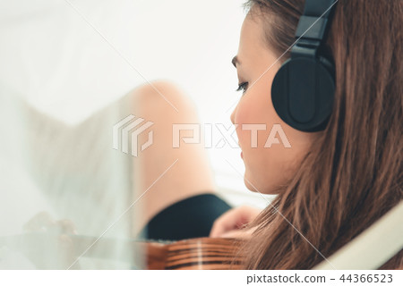 Close up portrait of beautiful woman 44366523
