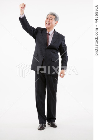 Senior male business man 44368916