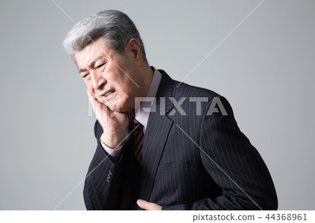 Senior male business man 44368961