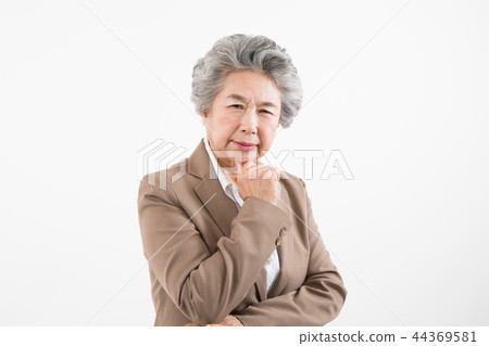 Senior female portrait, female CEO Senior female portrait, female CEO 44369581