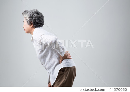 高級女性肖像， 44370060
