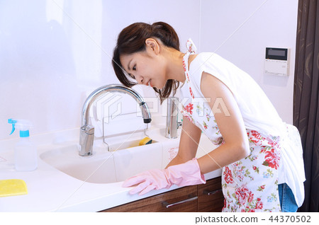 Kitchen cleaning Kitchen cleaning 44370502