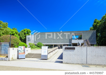 Tokyo Ueno Park National Museum of Western Art 44370997