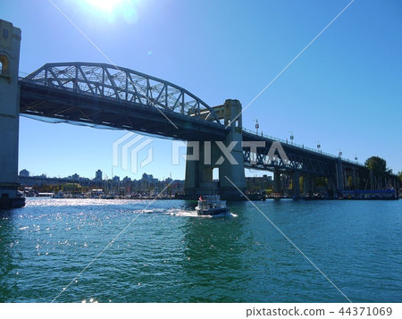 Ballard Bridge 44371069