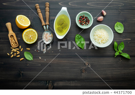 The ingredients for green pesto sauce . 44371700