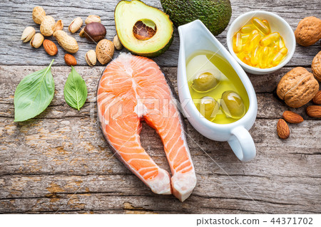 Selection food sources of omega 3 . Selection food sources of omega 3 . 44371702