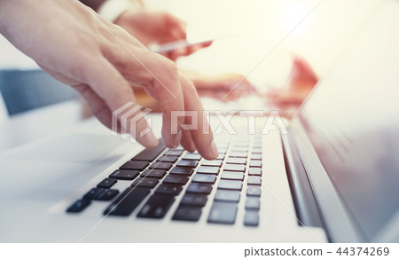 業務和技術 業務和技術 44374269