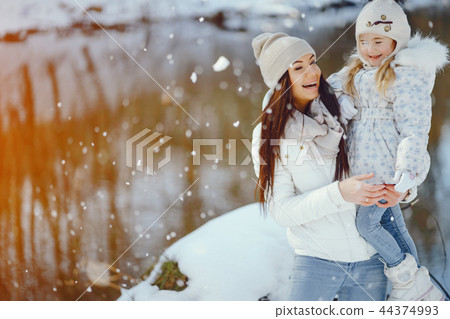 Mom and daughter 44374993