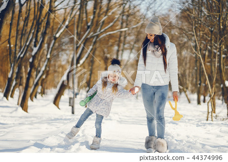 Mom and daughter Mom and daughter 44374996