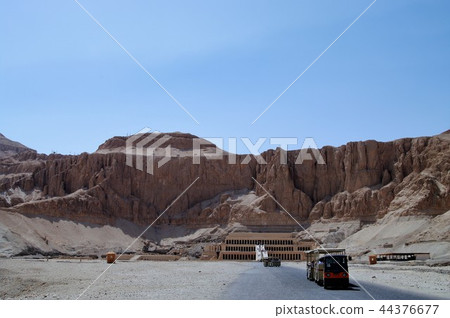 Temple of Hatshepsut funeral in Egypt 44376677