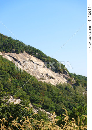 Mountain landscape, city landscape, autumn landscape Mountain landscape, city landscape, autumn landscape 44380544