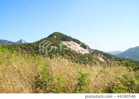 Mountain landscape, city landscape, autumn landscape Mountain landscape, city landscape, autumn landscape 44380546