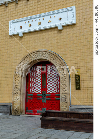 中國式紅色門窗 中山博物院中国式紅い門窓 Taipei National Palace Museum 44380596