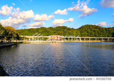 Taiwan, Great Lakes Park, scenery, blue sky, white clouds Taiwan, Great Lakes Park, scenery, blue sky, white clouds 44380700
