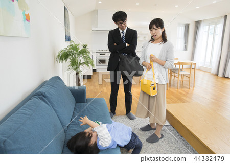 一個討厭參加的女孩 一個討厭參加的女孩 44382479