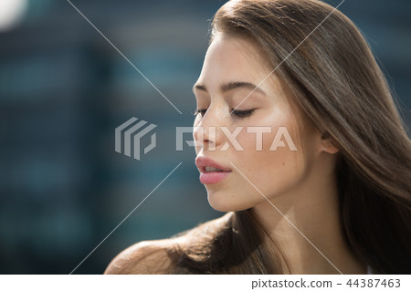 Portrait of a young beautiful woman. Portrait of a young beautiful woman. 44387463