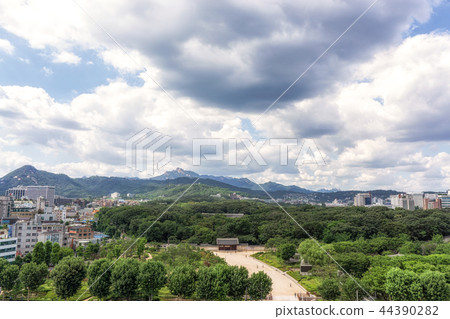Jongmyo park view 44390282