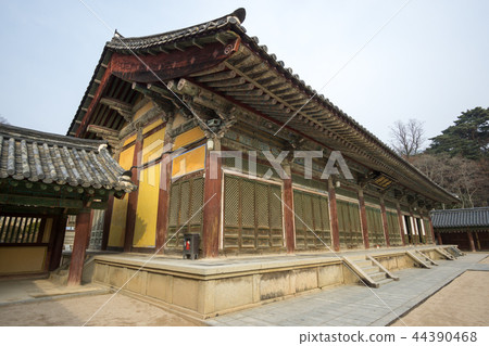 museoljeon hallways in bulguksa temple 44390468