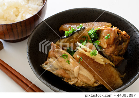 Yellowtail radish  44393897