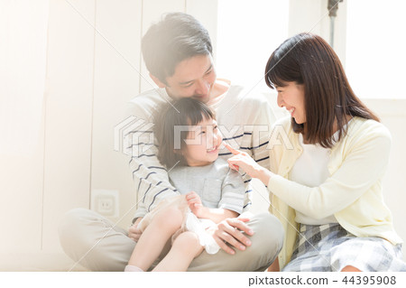 一個家庭 44395908