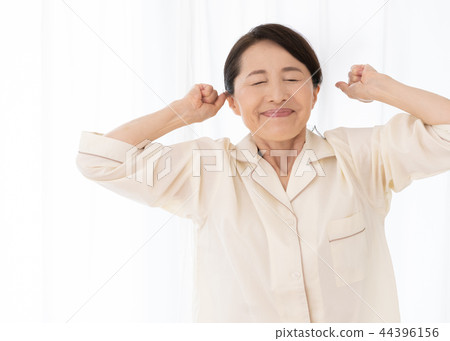 清醒醒來的女人 清醒醒來的女人 44396156