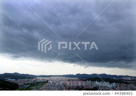 Apartment, cloudy sky, sky Apartment, cloudy sky, sky 44396401