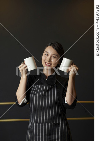 Cafe Cafe 44397292