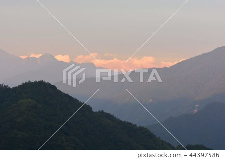 山上雲霧 山上雲霧 44397586