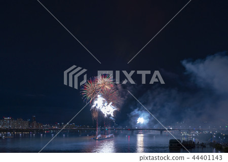 Fireworks, Yeouido, Seoul Fireworks, Yeouido, Seoul 44401143