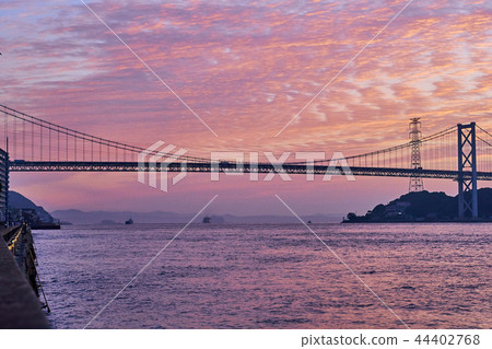 Kanmon Strait of the morning glow 44402768