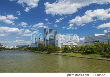 Cityscape of Hiroshima 44405849