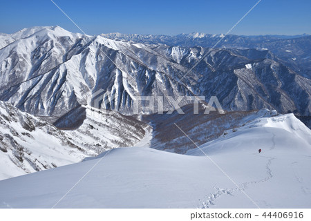 Machiga沼澤，Hakugemon山，從雪山Tanigawadake Nishikaronone上部看到的上越邊界山脊線區域 44406916